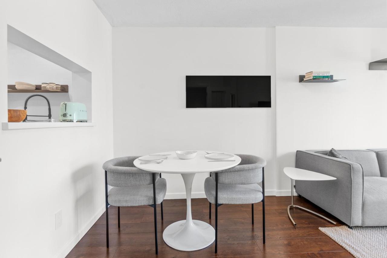 Downtown Luxury 1Br Coal Harbour Apartment Ванкувър Екстериор снимка