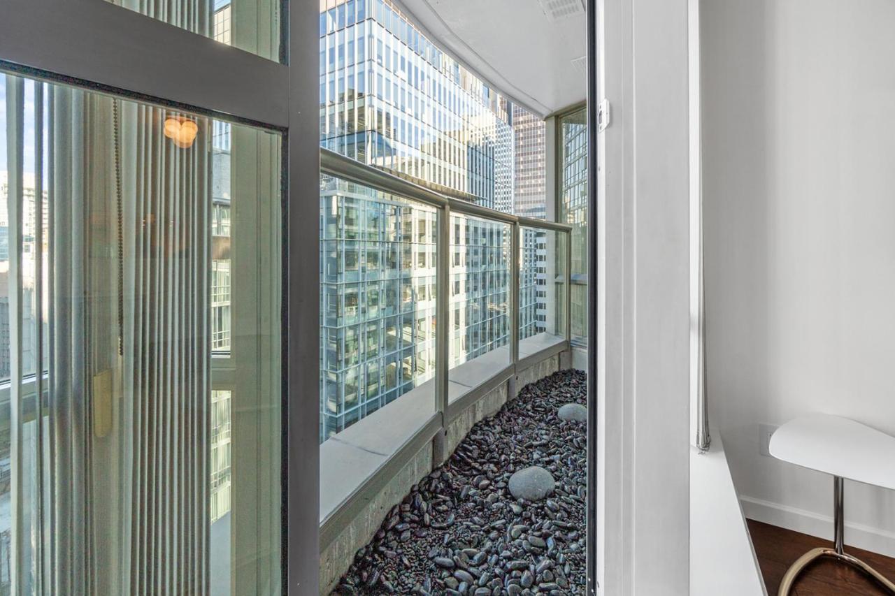 Downtown Luxury 1Br Coal Harbour Apartment Ванкувър Екстериор снимка